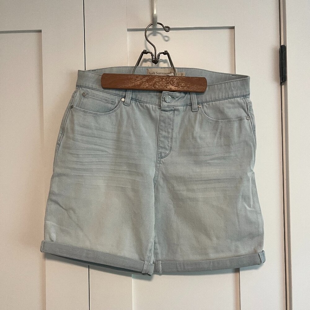 NWOT.  SOFT SURROUNDINGS Pull-On Denim Shorts Size Large